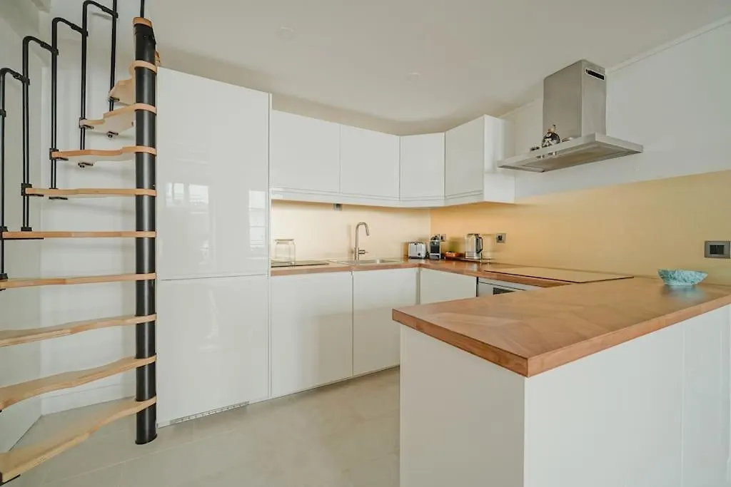 2 Bedroom With The Location Of In 2nd Arr Paris